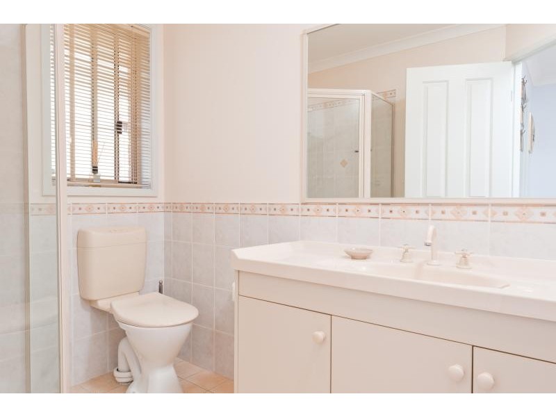 8 Burradoo Crescent, Nowra NSW 2541