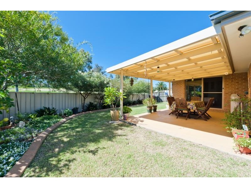 8 Burradoo Crescent, Nowra NSW 2541