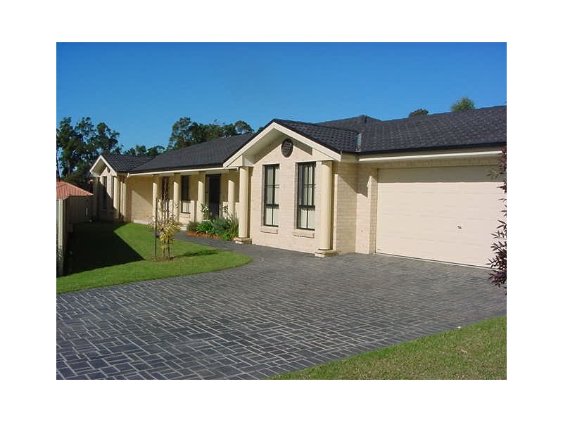 6 Wisteria Place, Bomaderry NSW 2541