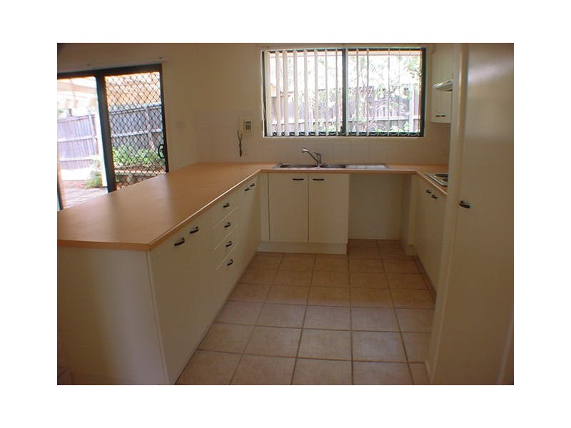 6 Wisteria Place, Bomaderry NSW 2541