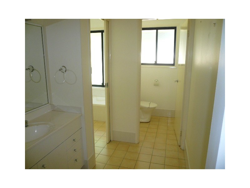 6 Wisteria Place, Bomaderry NSW 2541