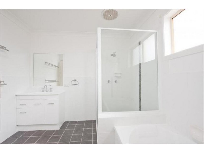 6 Basil Street, Worrigee NSW 2540