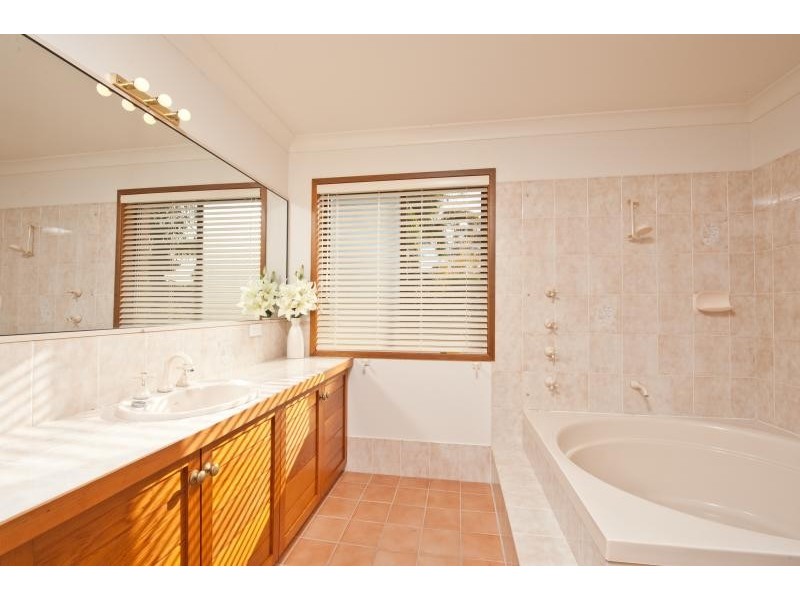 2 Bamarook Place, North Nowra NSW 2541