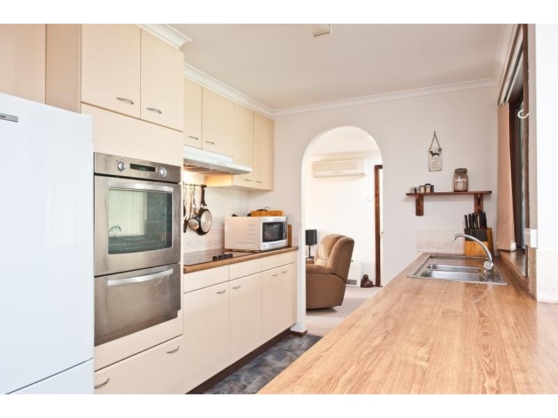 17 Monk Crescent, Bomaderry NSW 2541