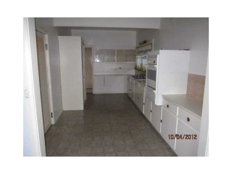 14 Mulgen Crescent, Bomaderry NSW 2541