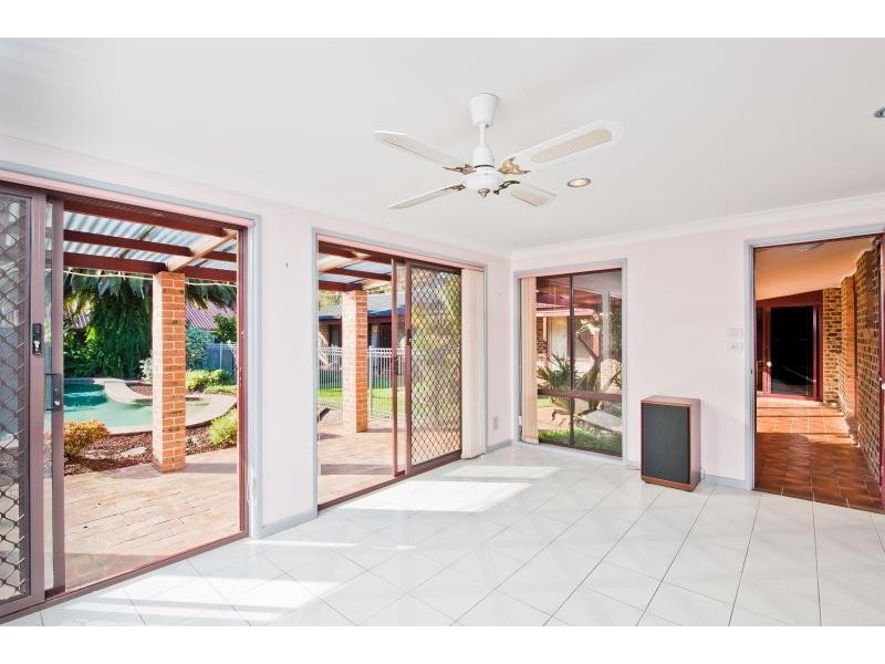 15 Cavalier Parade, Bomaderry NSW 2541