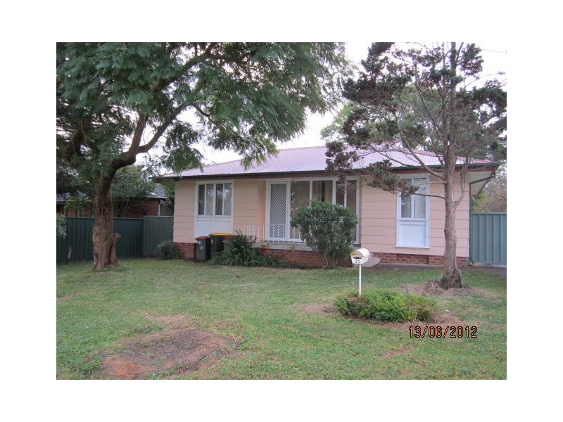 31 Sampson Crescent, Bomaderry NSW 2541