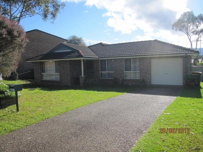 9 Ferntree Drive, Bomaderry NSW 2541