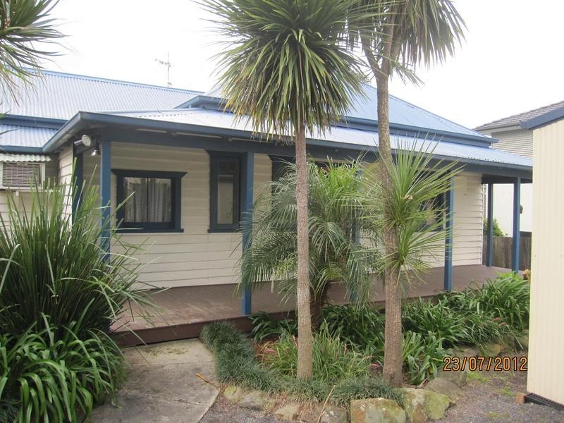 17 Cambewarra Road, Bomaderry NSW 2541