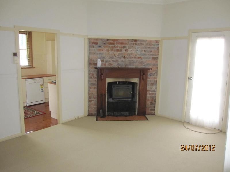 17 Cambewarra Road, Bomaderry NSW 2541