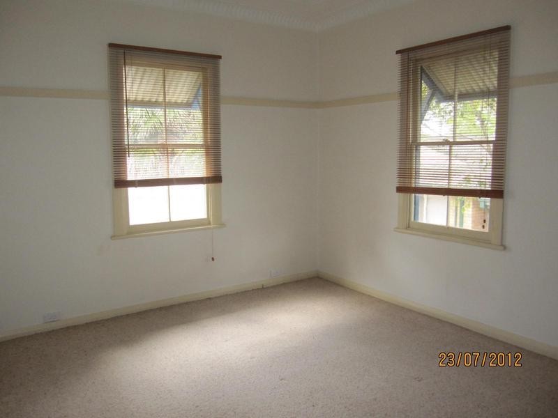 17 Cambewarra Road, Bomaderry NSW 2541