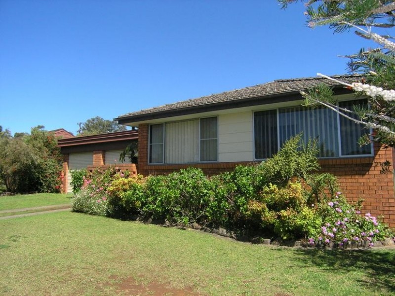 1 Jasmine Drive, Bomaderry NSW 2541