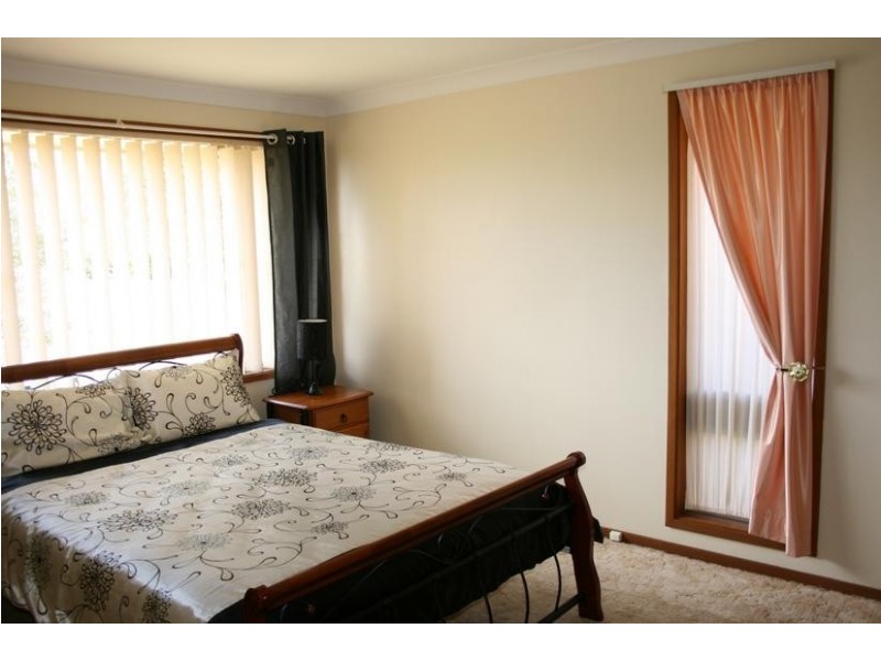 1 Jasmine Drive, Bomaderry NSW 2541