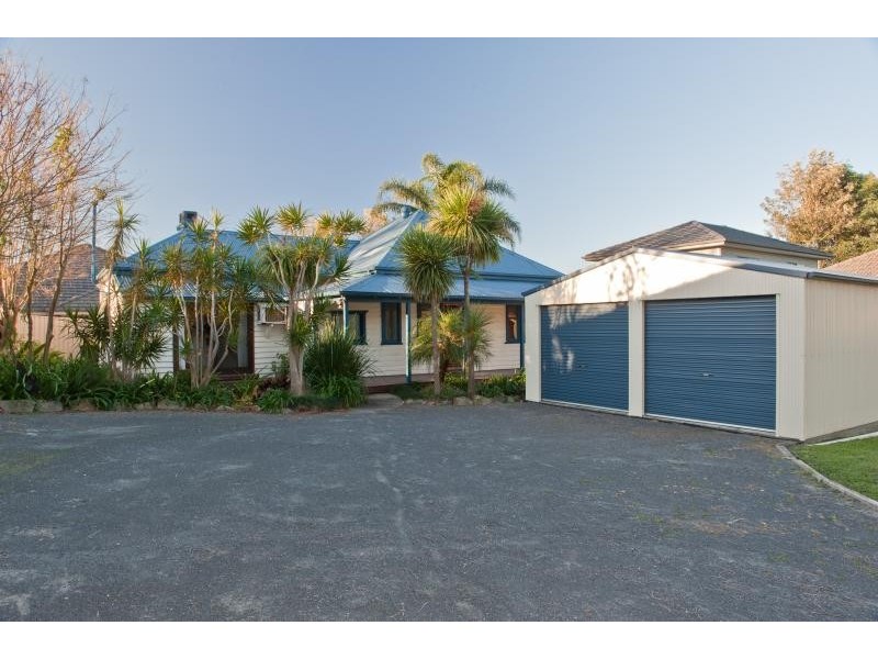 17 Cambewarra Road, Bomaderry NSW 2541