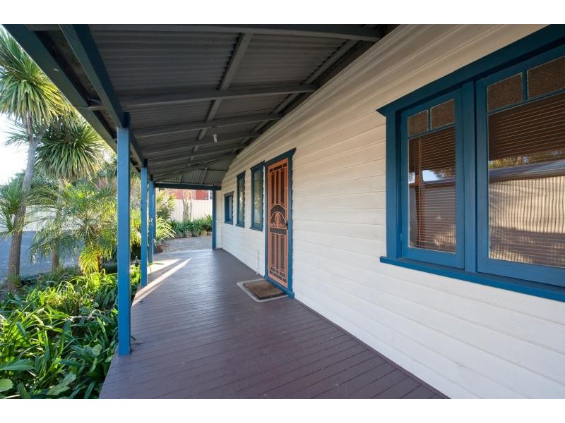 17 Cambewarra Road, Bomaderry NSW 2541