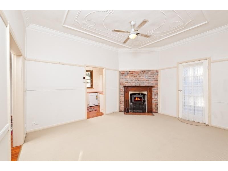 17 Cambewarra Road, Bomaderry NSW 2541