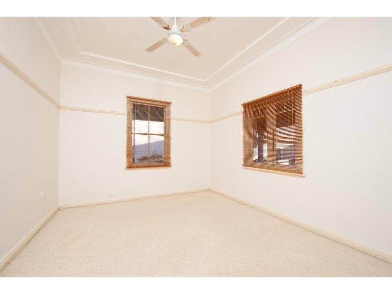 17 Cambewarra Road, Bomaderry NSW 2541