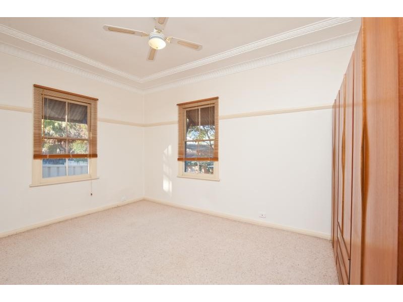 17 Cambewarra Road, Bomaderry NSW 2541