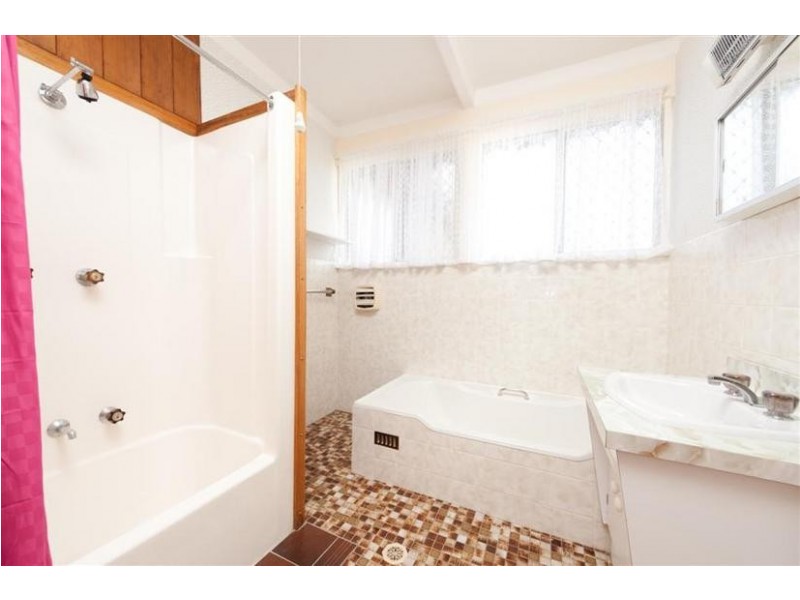 5 Page Avenue, North Nowra NSW 2541