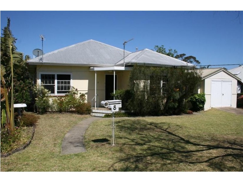 8 Shepherd Street, Nowra NSW 2541