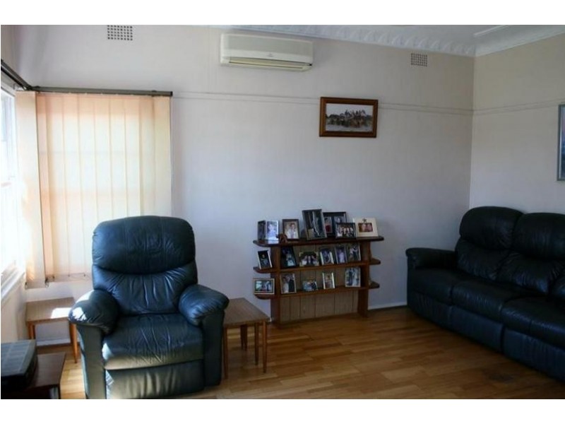 8 Shepherd Street, Nowra NSW 2541