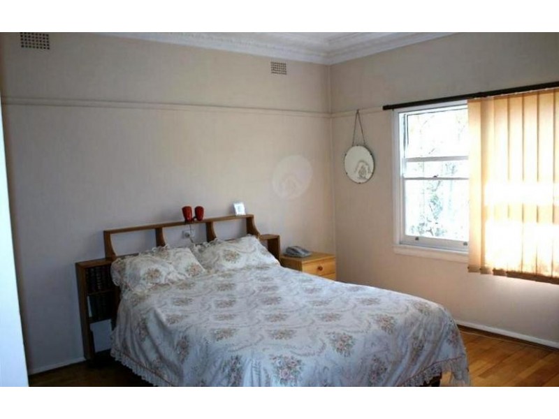 8 Shepherd Street, Nowra NSW 2541