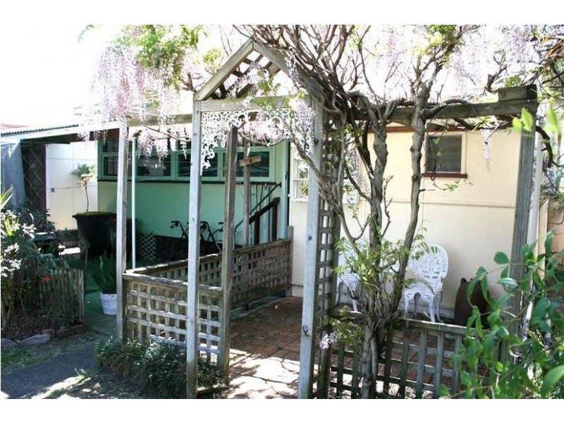 8 Shepherd Street, Nowra NSW 2541