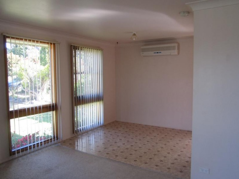 21 Yeovil Drive, Bomaderry NSW 2541