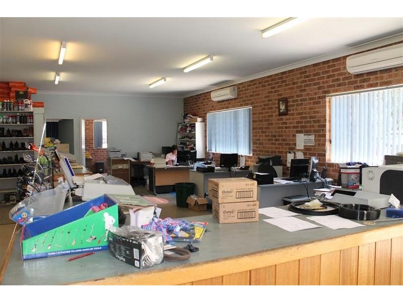 2 Norfolk Avenue, Nowra NSW 2541