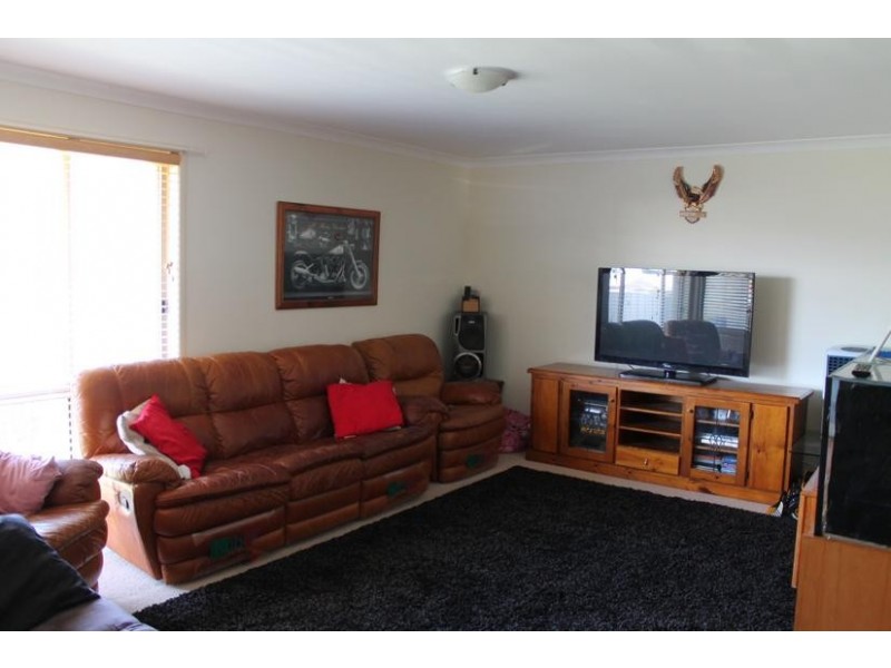 17 Carrington Park Drive, Nowra NSW 2541