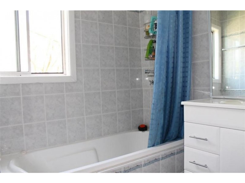 20 Birriley Street, Bomaderry NSW 2541