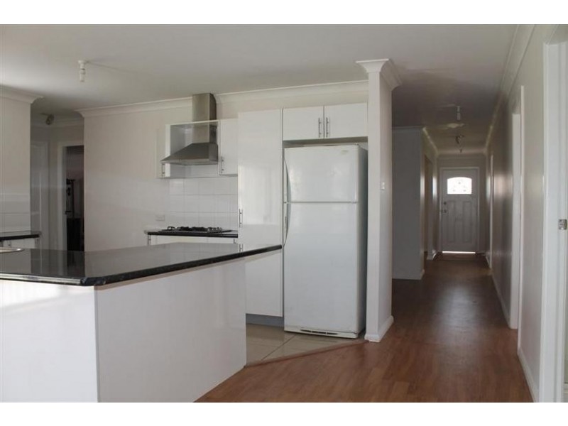 1 Neptune Place, Worrigee NSW 2540