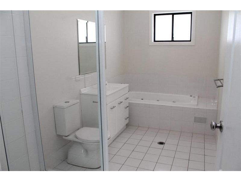 1 Neptune Place, Worrigee NSW 2540