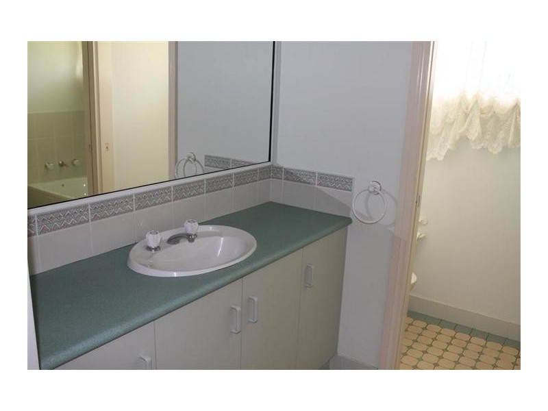 13 Elia Avenue, Nowra NSW 2541