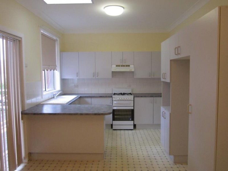 30 Tanang Street, Bomaderry NSW 2541