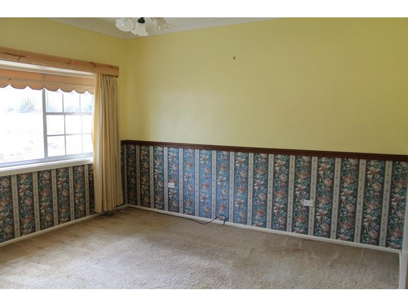 383 Princes Highway, Bomaderry NSW 2541