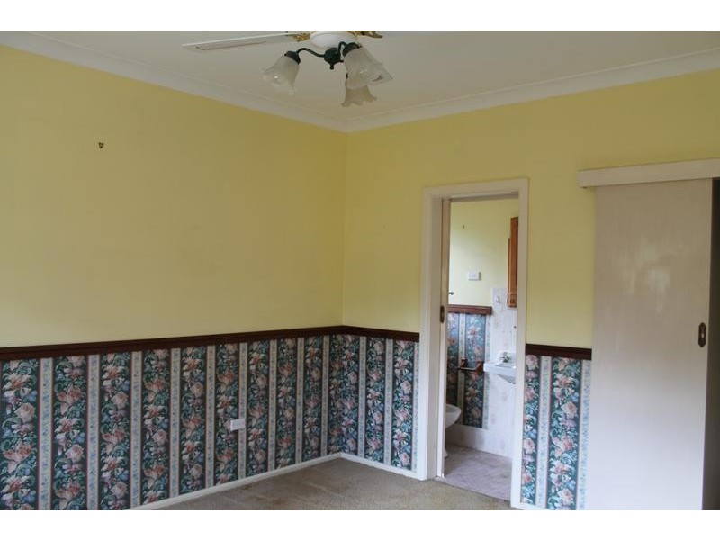 383 Princes Highway, Bomaderry NSW 2541