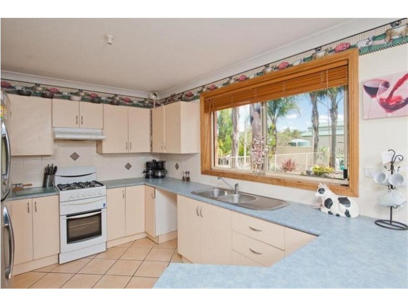13 Dalton Place, Wandandian NSW 2540