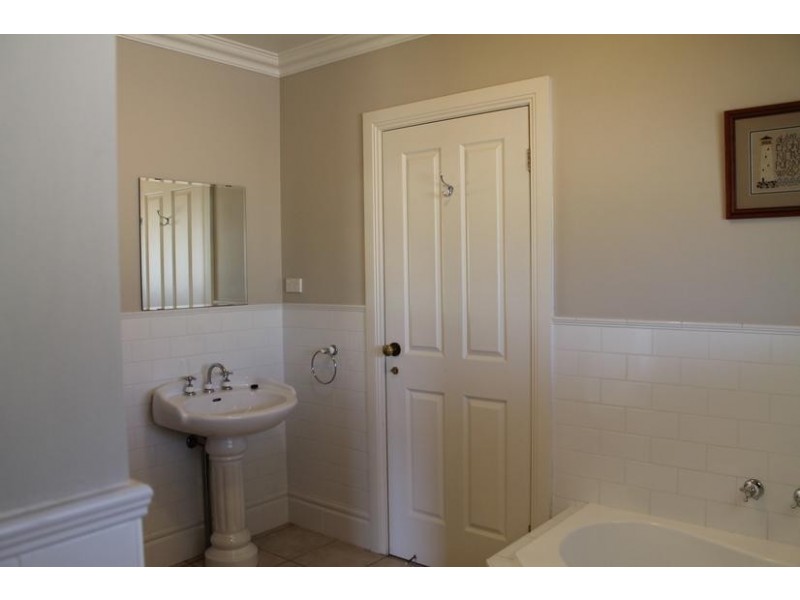 41 Glenoak Way, Nowra Hill NSW 2540