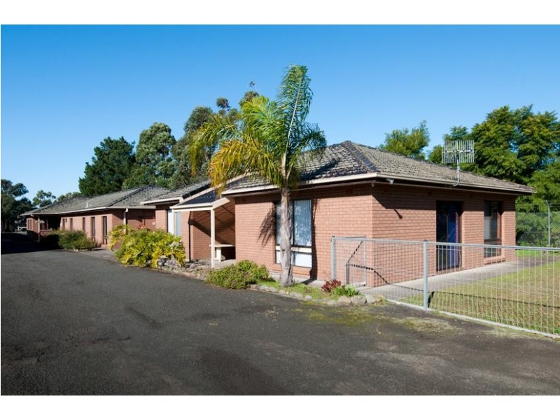 100 Railway Street, Bomaderry NSW 2541