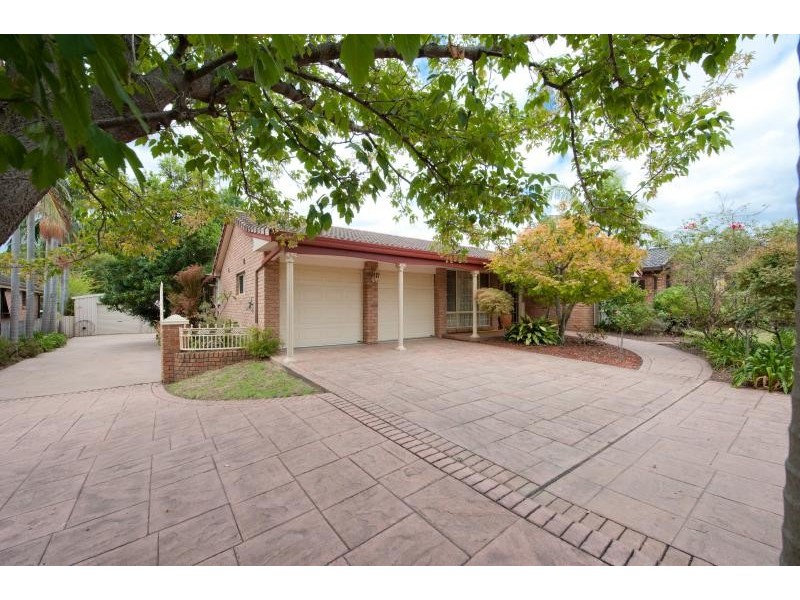 8 Woorin Close, Bomaderry NSW 2541