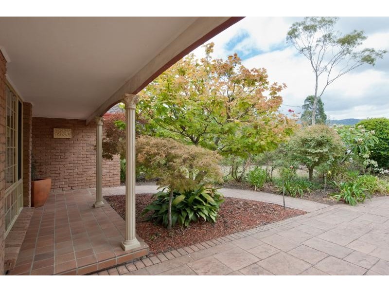 8 Woorin Close, Bomaderry NSW 2541