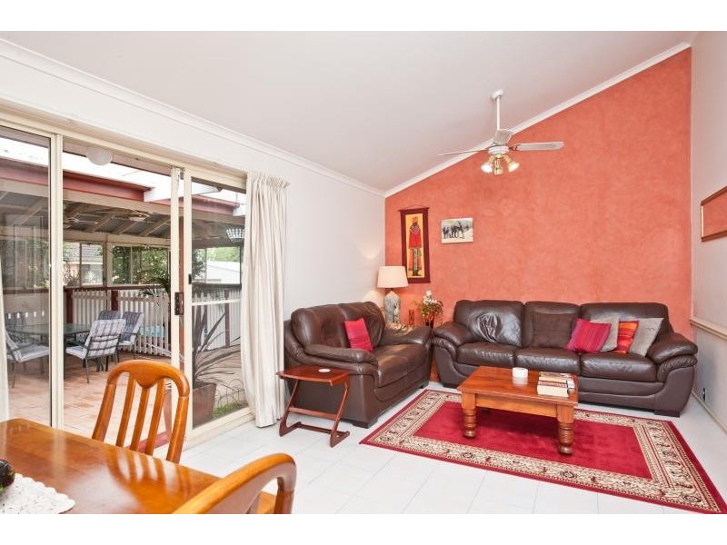 8 Woorin Close, Bomaderry NSW 2541