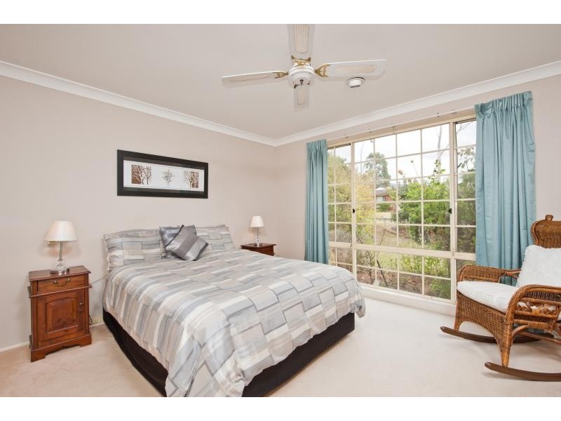 8 Woorin Close, Bomaderry NSW 2541