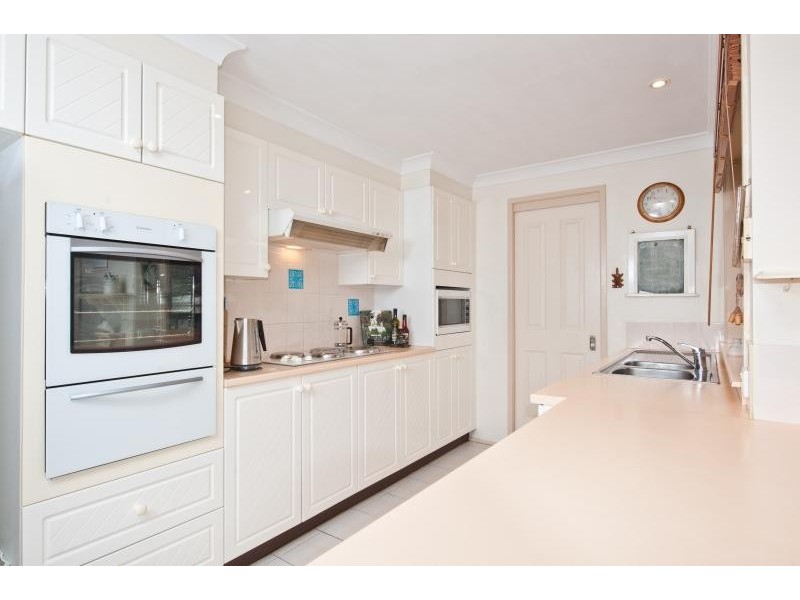 8 Woorin Close, Bomaderry NSW 2541