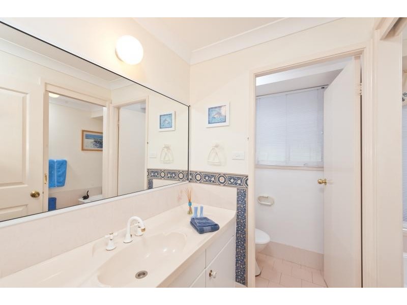 8 Woorin Close, Bomaderry NSW 2541
