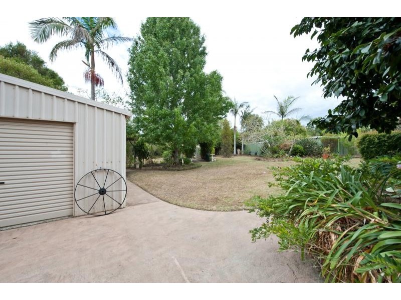 8 Woorin Close, Bomaderry NSW 2541