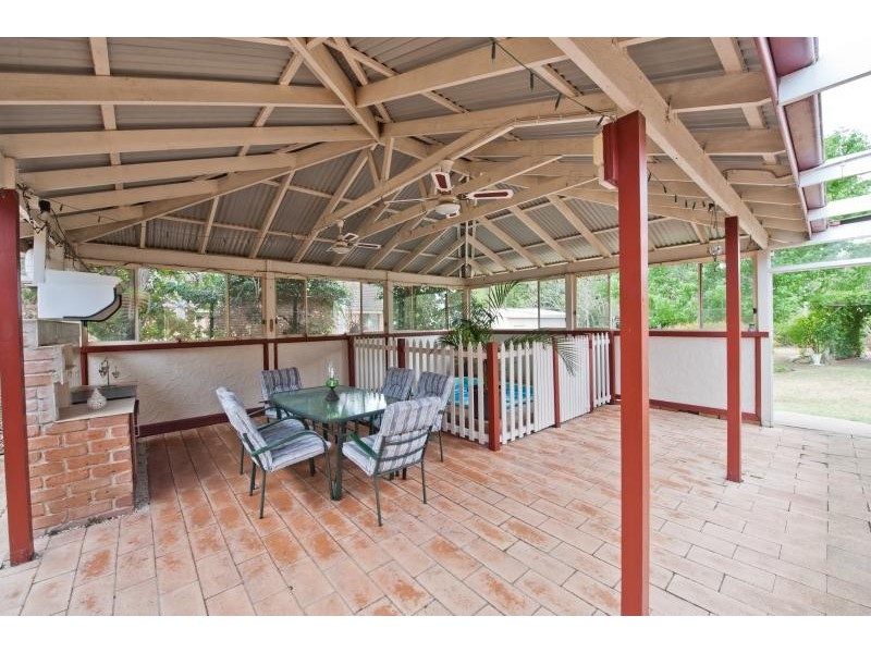 8 Woorin Close, Bomaderry NSW 2541