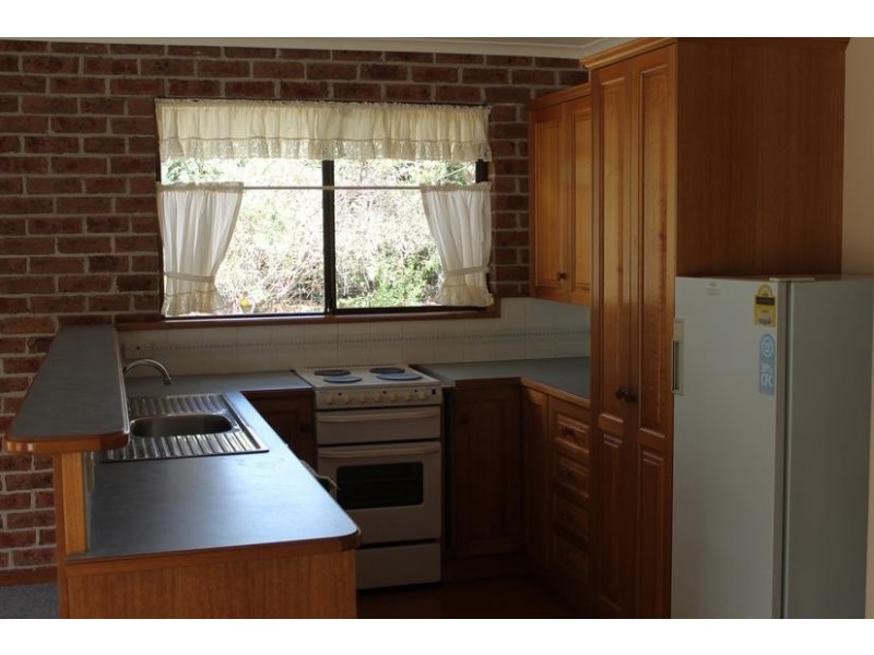 5A Theodore Place, Bomaderry NSW 2541