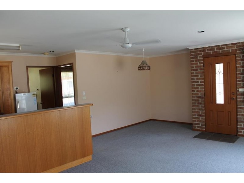 5A Theodore Place, Bomaderry NSW 2541